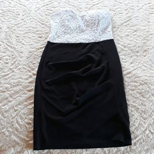 Women's strapless dress